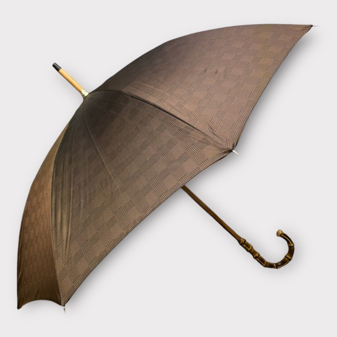 Checked umbrella with a Wanghee handle