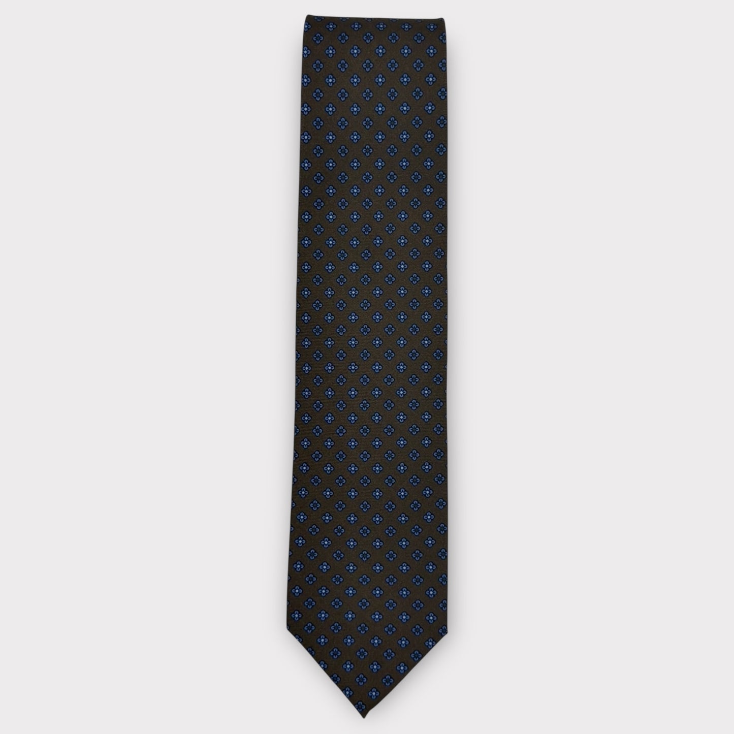 Brown medallion tie