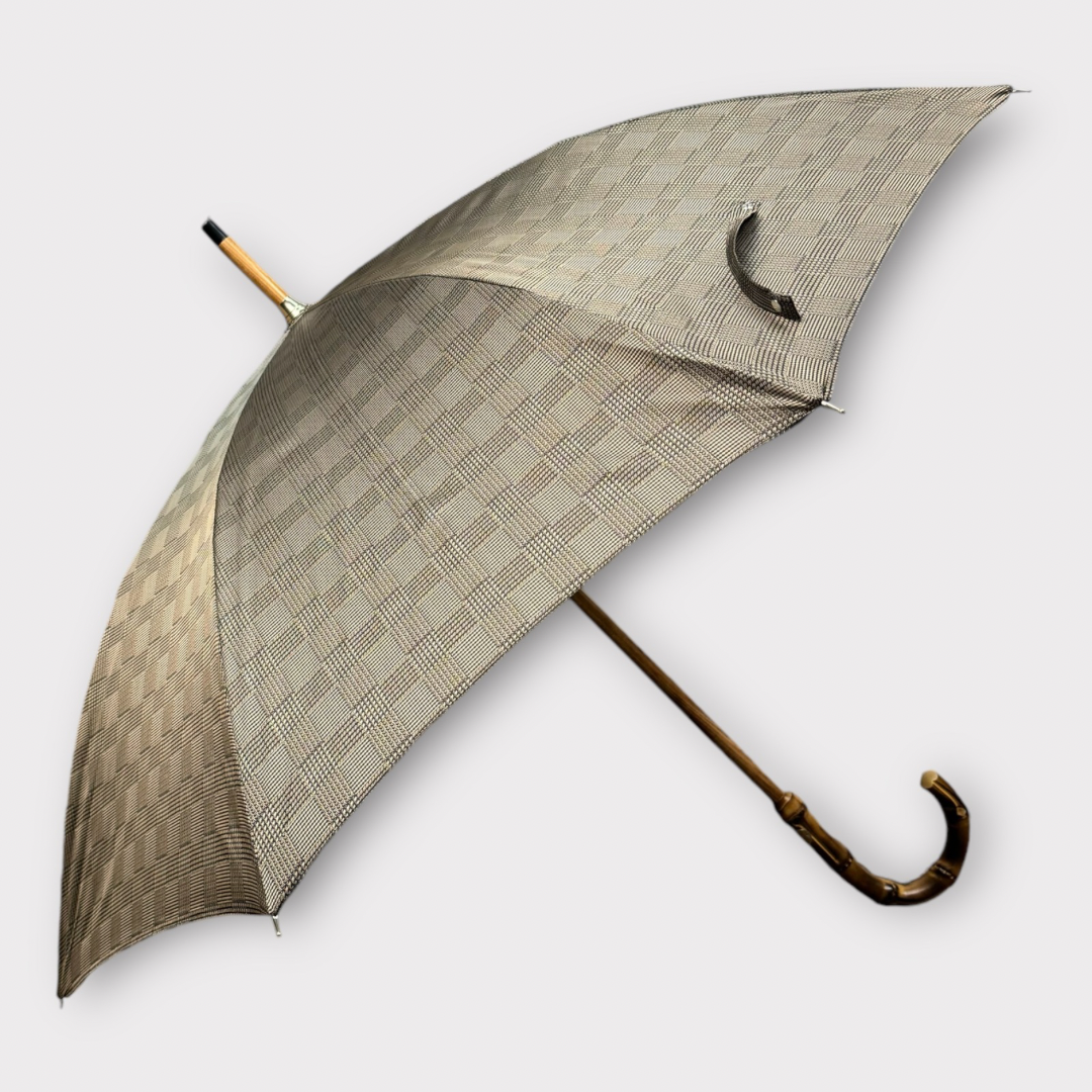 Checked umbrella with a wangy handle