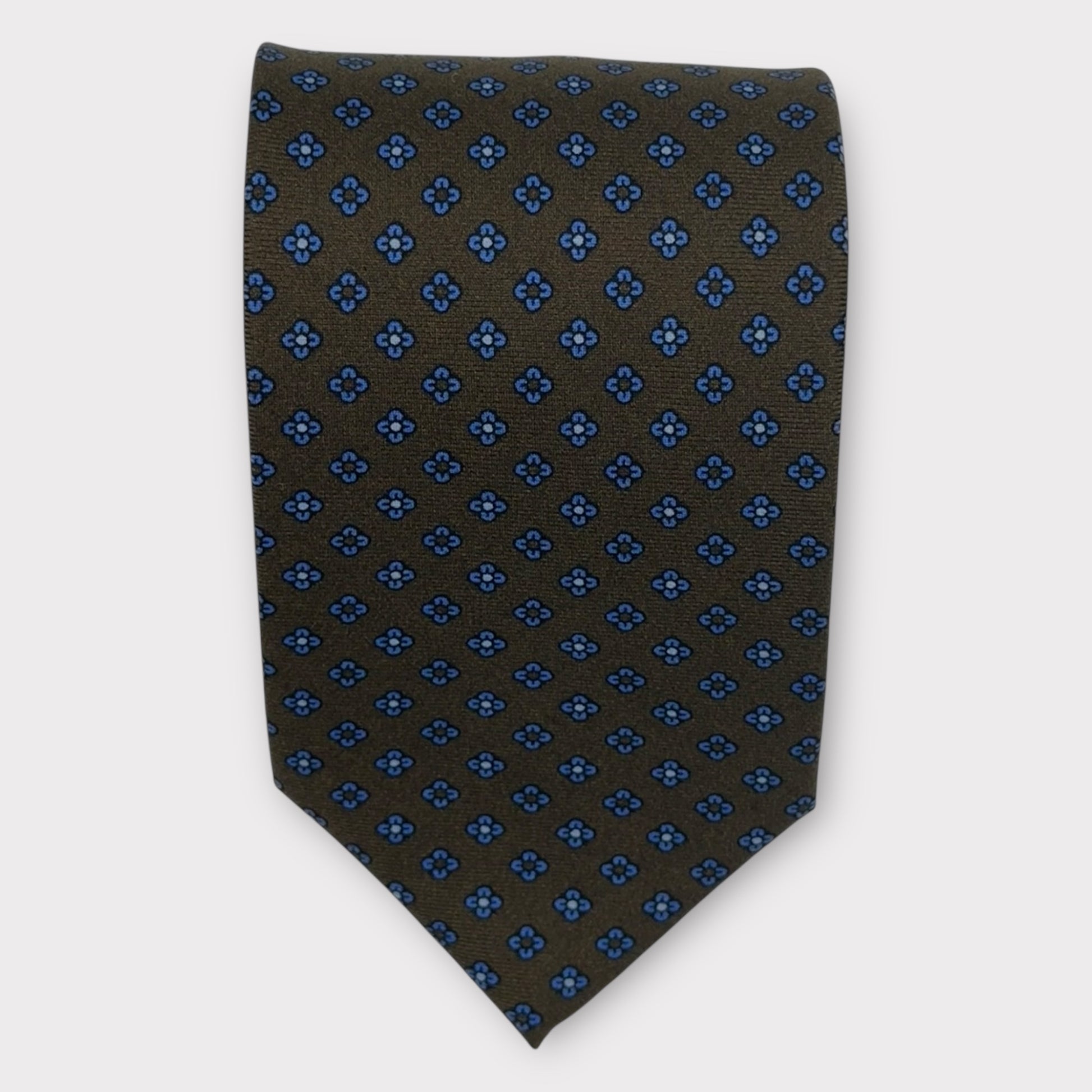 Brown medallion tie