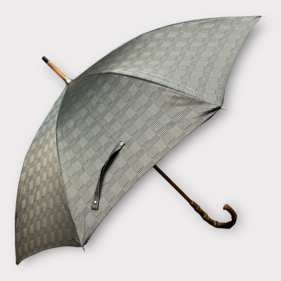 Checked umbrella with a wangy handle