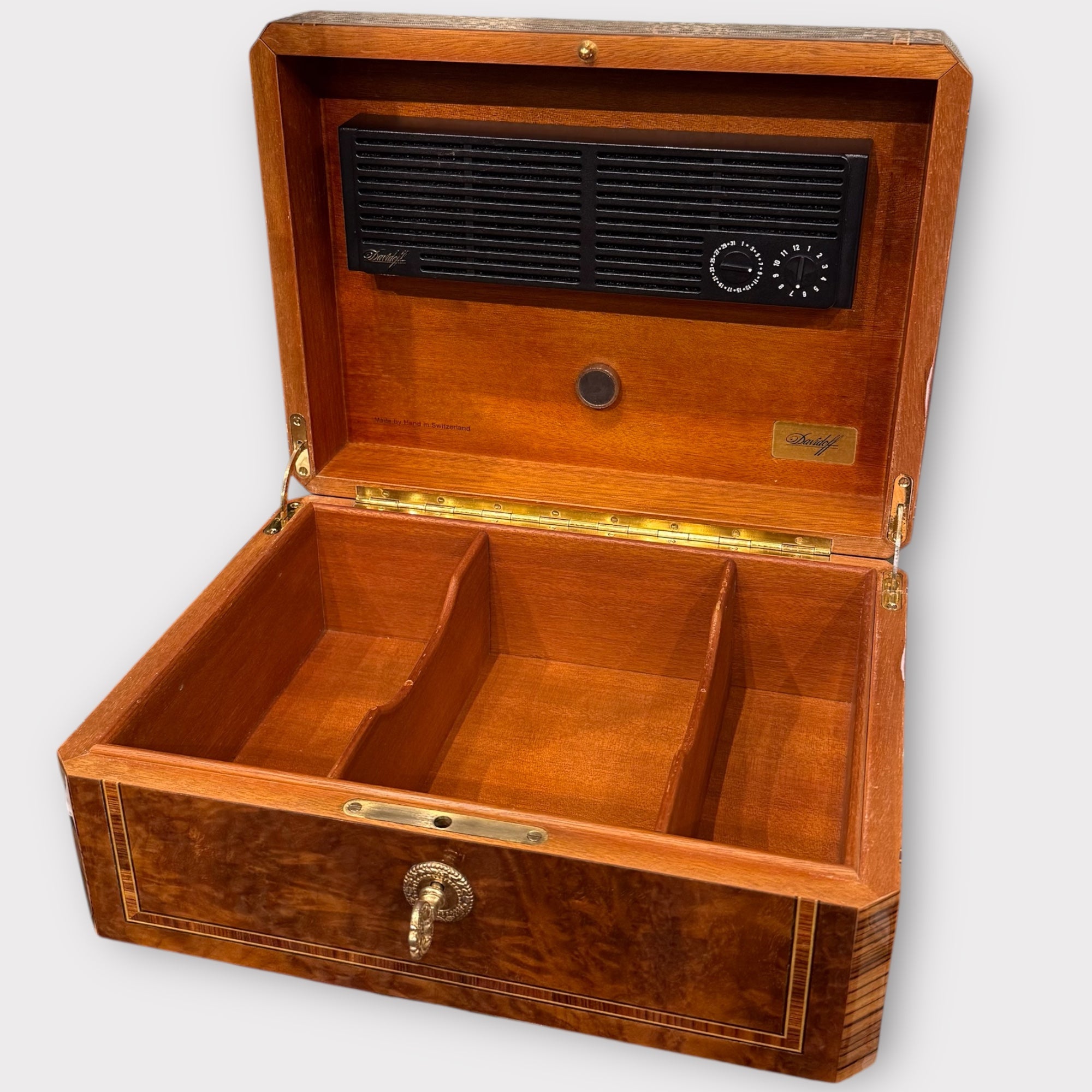 Davidoff humidor – Rhodes Wood