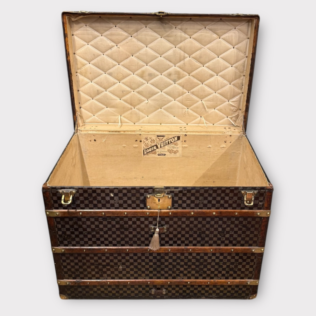 Louis Vuitton Damier courrier trunk