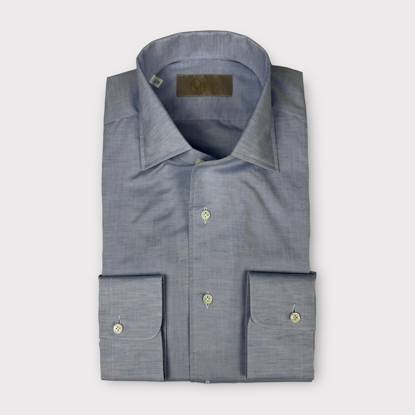 Hand finished linen blend shirts with a one piece collar 