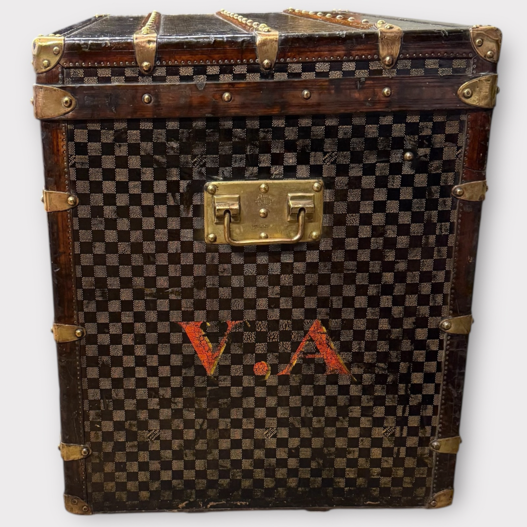 Louis Vuitton Damier courrier trunk