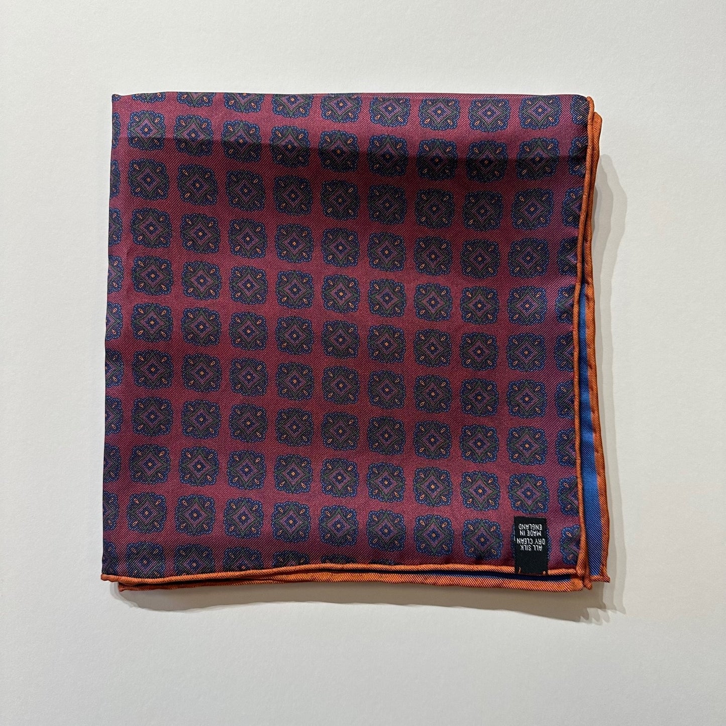 Rhodes wood 36oz Reversable English silk pocket square